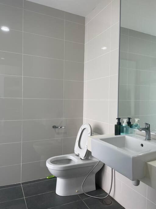 In Mid-valley Southkey/ 1 Bedroom/ 3 Pax Pangsapuri Johor Bahru
