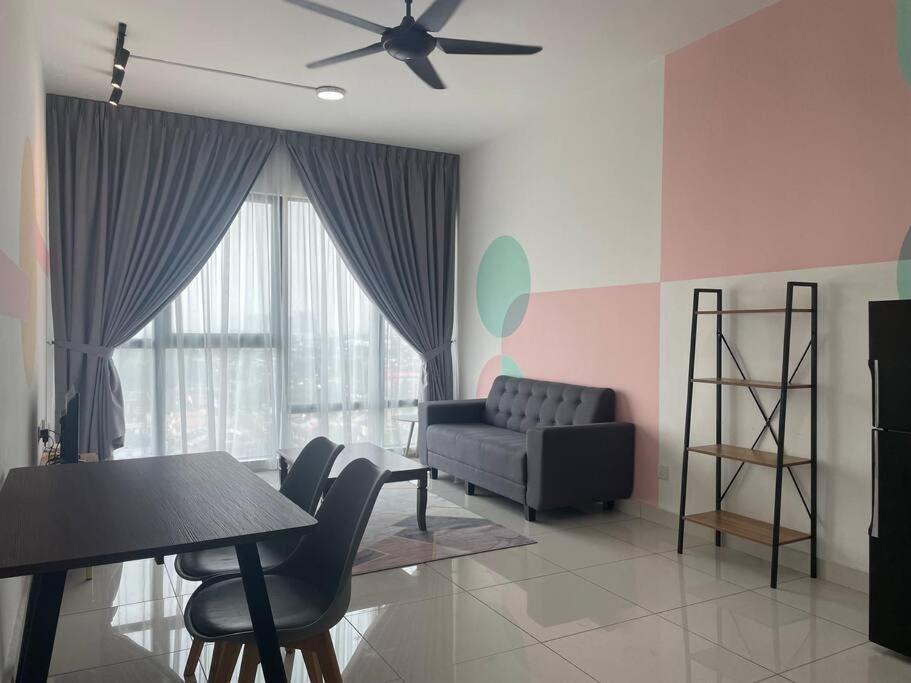 Apartment In Mid-valley Southkey/ 1 Bedroom/ 3 Pax *