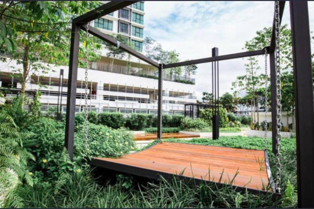 In Mid-valley Southkey/ 1 Bedroom/ 3 Pax Apartment Johor Bahru